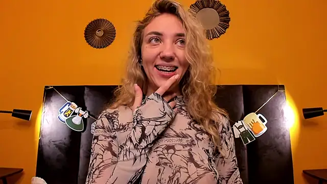 Snapshot of Jessie_Curlyy chatting on 09-27-25, 02:05 Jessie Curlyy online show from 09-27-25, 02:05