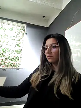 Snapshot of Isabella_Varella chatting on 03-04-25, 04:52 Isabella Varella online show from 03-04-25, 04:52