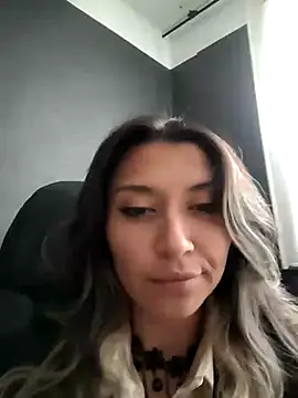 Snapshot of Isabella_Varella chatting on 03-10-25, 01:21 Isabella Varella online show from 03-10-25, 01:21