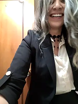 Snapshot of Isabella_Varella chatting on 03-10-25, 04:25 Isabella Varella online show from 03-10-25, 04:25