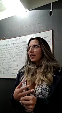 Snapshot of Isabella_Varella chatting on 03-11-25, 05:02 Isabella Varella online show from 03-11-25, 05:02