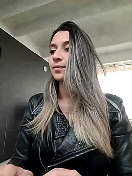 Snapshot of Isabella_Varella chatting on 03-17-25, 01:39 Isabella Varella online show from 03-17-25, 01:39