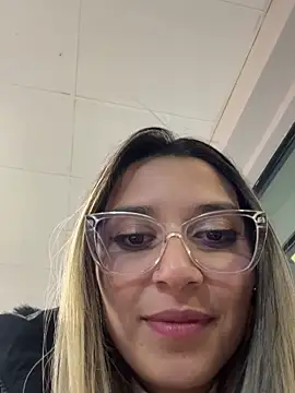 Snapshot of Isabella_Varella chatting on 09-13-25, 01:27 Isabella Varella online show from 09-13-25, 01:27