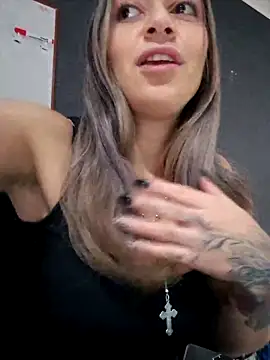 Snapshot of Isabella_Varella chatting on 10-20-25, 12:38 Isabella Varella online show from 10-20-25, 12:38