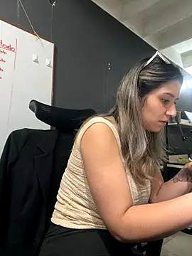 Isabella Varella online show from 11-13-25, 12:48