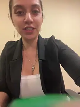 Isabella Varella online show from 03-06-26, 12:23