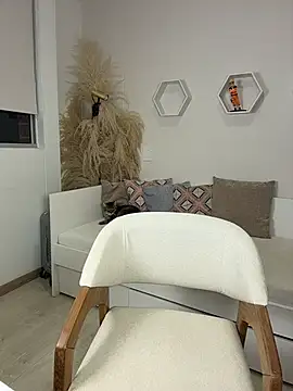ValentinaMilann online show from 06-28-26, 01:11