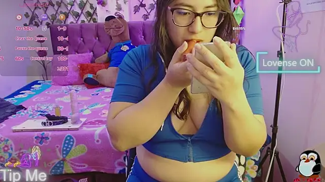 Snapshot of Anny__cute chatting on 11-21-25, 12:37 Anny cute online show from 11-21-25, 12:37