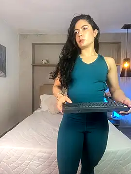Snapshot of isabella_winkler chatting on 10-08-25, 12:14 isabella winkler online show from 10-08-25, 12:14