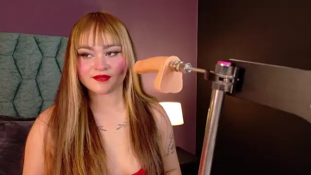 Snapshot of lillyrossee chatting on 09-10-25, 07:14 lillyrossee online show from 09-10-25, 07:14