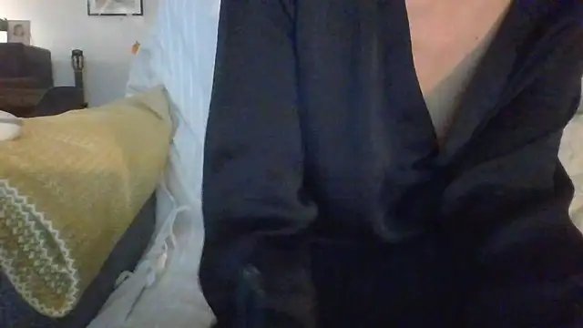 Valentinette online show from 10-28-25, 10:34