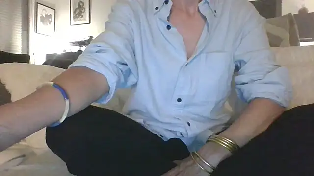 Valentinette online show from 05-14-26, 07:09