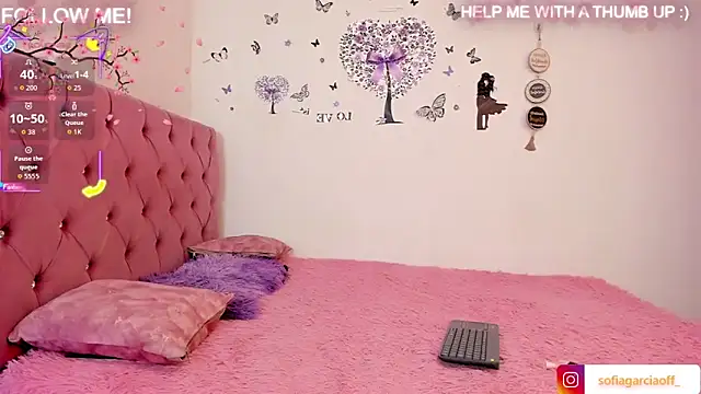 Moonroxe  online show from 11-20-25, 10:31