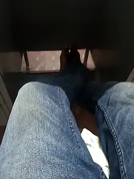 Snapshot of Tn_localboy69 chatting on 03-13-25, 02:44 Tn localboy69 online show from 03-13-25, 02:44