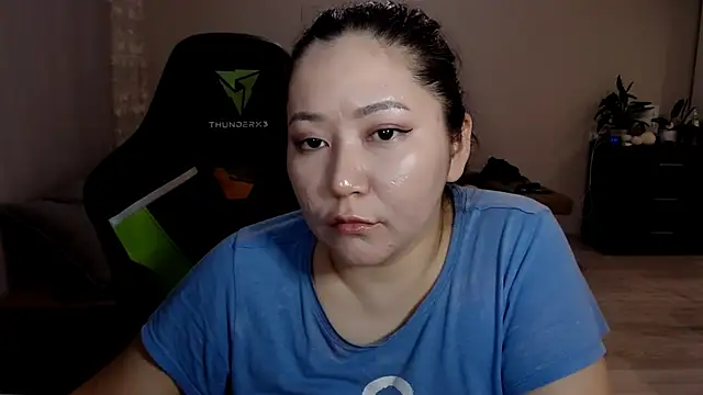 Snapshot of LisaAsianFlower chatting on 03-20-25, 02:42 LisaAsianFlower online show from 03-20-25, 02:42