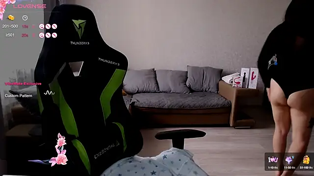 Snapshot of LisaAsianFlower chatting on 03-21-25, 05:11 LisaAsianFlower online show from 03-21-25, 05:11