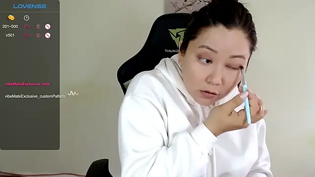 LisaAsianFlower online show from 05-22-26, 02:08