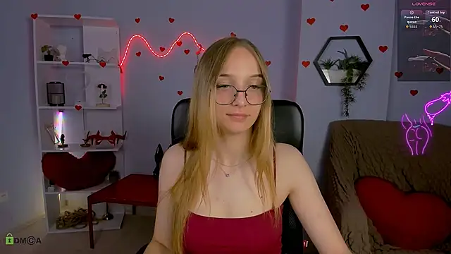 Snapshot of kiki_swan chatting on 05-19-26, 08:37 kiki swan online show from 05-19-26, 08:37