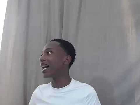 Snapshot of DarkTwink20 chatting on 03-19-25, 10:33 DarkTwink20 online show from 03-19-25, 10:33