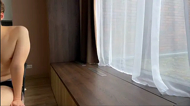 Snapshot of Aurora_5 chatting on 10-28-25, 07:56 Aurora 5 online show from 10-28-25, 07:56