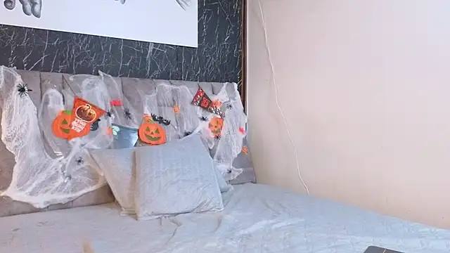 nicelle carson  online show from 10-26-25, 12:00