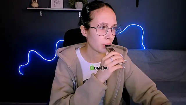 mona cloud online show from 09-24-25, 07:28