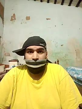 Snapshot of Hot_toy_guy chatting on 03-08-25, 01:25 Hot toy guy online show from 03-08-25, 01:25