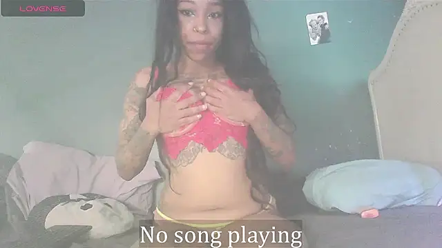 Snapshot of StellaDallas69 chatting on 02-12-26, 12:11 StellaDallas69 online show from 02-12-26, 12:11