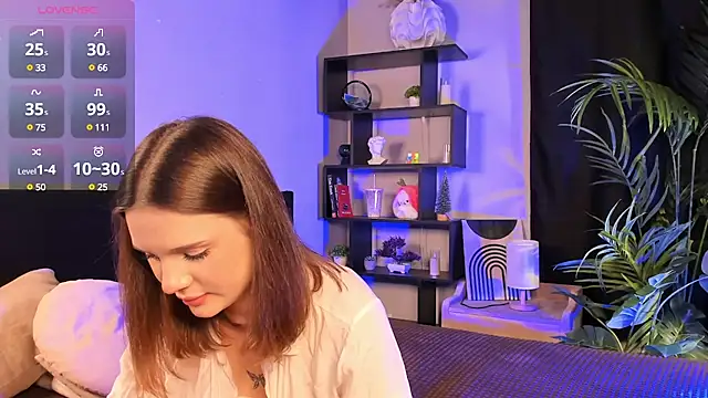Snapshot of LisaBaillea chatting on 03-15-25, 09:05 LisaBaillea online show from 03-15-25, 09:05