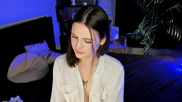 Snapshot of LisaBaillea chatting on 03-17-25, 12:08 LisaBaillea online show from 03-17-25, 12:08