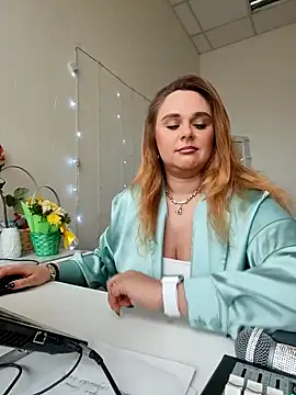 Juicy PeachLux online show from 09-25-25, 07:56