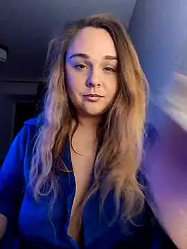 Juicy PeachLux online show from 10-28-25, 02:20