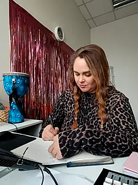 Juicy PeachLux online show from 11-27-25, 06:48