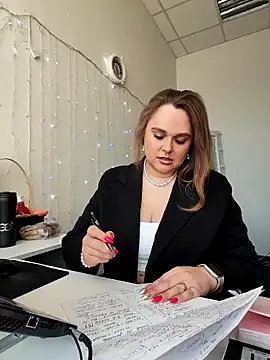 Juicy PeachLux online show from 04-01-26, 05:52