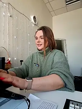 Juicy PeachLux online show from 04-13-26, 09:15