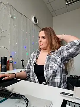 Juicy PeachLux online show from 04-24-26, 07:44