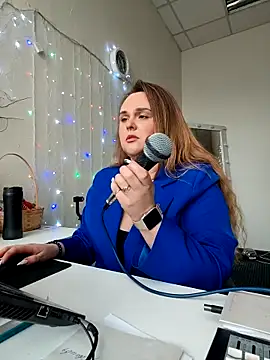 Juicy PeachLux online show from 04-25-26, 07:55