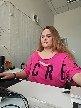 Juicy PeachLux online show from 05-23-26, 07:56