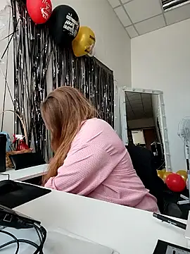 Juicy PeachLux online show from 06-04-26, 08:42