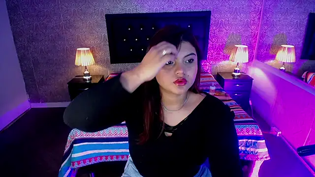 Scarlett  Johanson online show from 03-11-25, 03:26