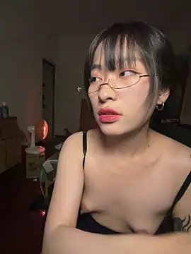 Snapshot of 214Jun chatting on 03-08-26, 04:33 214Jun online show from 03-08-26, 04:33