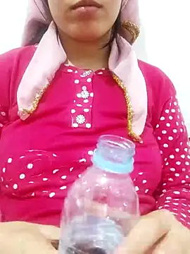 saraaxx1 online show from 03-05-25, 05:18