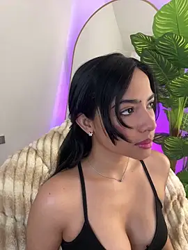  Emily Thompson  online show from 03-06-26, 01:13