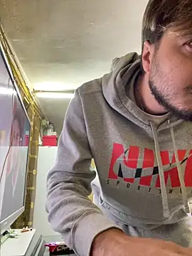 Snapshot of Bello98sud chatting on 12-04-25, 03:21 Bello98sud online show from 12-04-25, 03:21