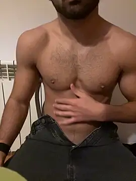 Snapshot of LucianDraven chatting on 09-27-25, 04:23 LucianDraven online show from 09-27-25, 04:23