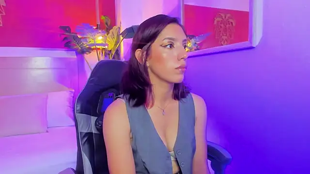 laylax  online show from 04-28-26, 12:21