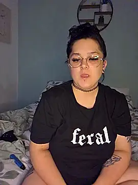 Saucy-Serenity online show from 09-29-25, 07:40