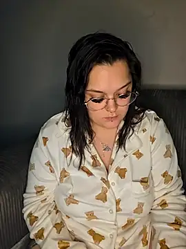 Saucy-Serenity online show from 11-13-25, 08:52