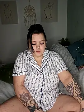 Saucy-Serenity online show from 05-06-26, 10:37