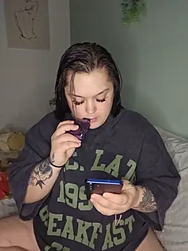 Saucy-Serenity online show from 05-15-26, 07:43